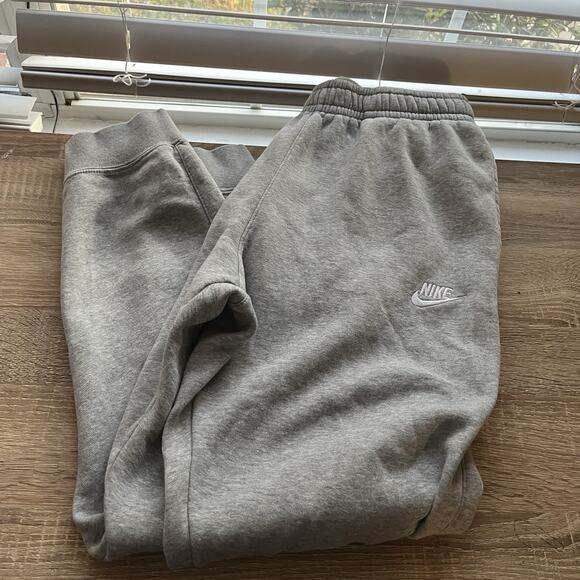 Nike Sportswear Club Fleece Joggers Sweatpants Gray White Mens - Fit Size Medium - Picture 1 of 6